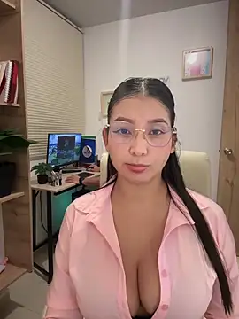 Snapshot of licky_lu chatting on 05-03-26, 01:44 licky lu online show from 05-03-26, 01:44
