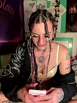 BlazyKitsune- online show from 01-08-26, 06:14