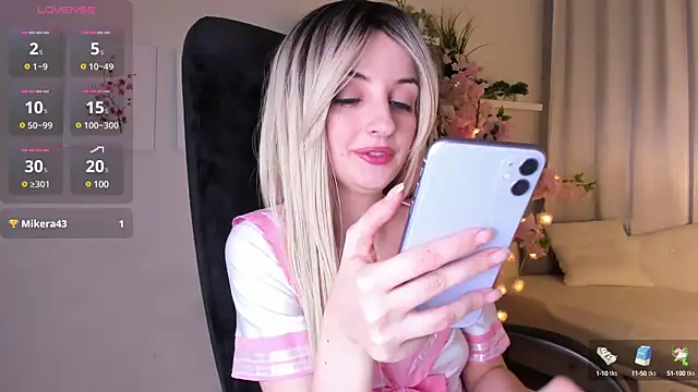 Snapshot of Katty_Lights chatting on 03-08-25, 05:33 Katty Lights online show from 03-08-25, 05:33