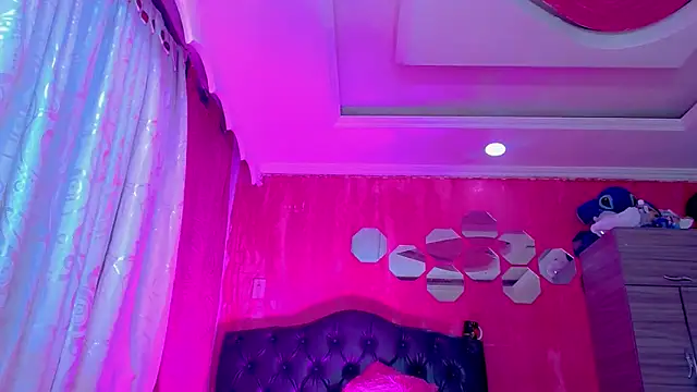 TiffanyMackensyy online show from 03-18-26, 01:42