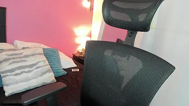 agnes 213 online show from 09-24-25, 01:39