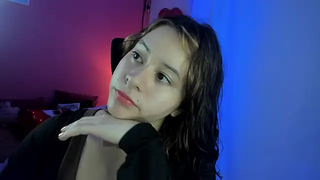 Snapshot of agnes_213 chatting on 02-06-26, 02:13 agnes 213 online show from 02-06-26, 02:13