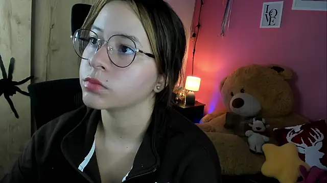 Snapshot of agnes_213 chatting on 02-20-26, 02:19 agnes 213 online show from 02-20-26, 02:19