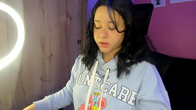 agnes 213 online show from 11-15-25, 01:48