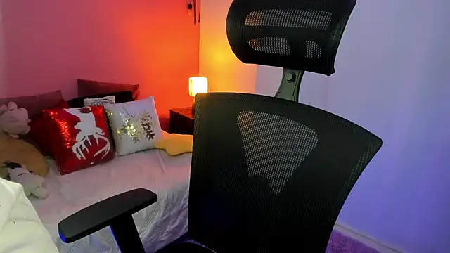 Snapshot of agnes_213 chatting on 02-07-26, 01:52 agnes 213 online show from 02-07-26, 01:52