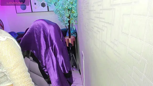 Theia moon online show from 09-09-25, 12:47