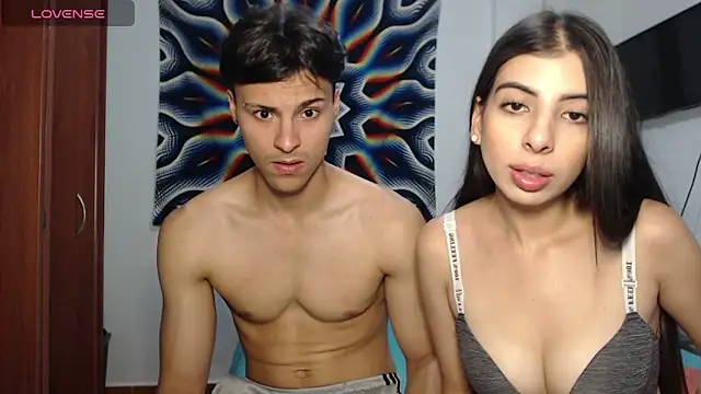 Snapshot of AshleyandTyler chatting on 12-07-24, 09:39 AshleyandTyler online show from 12-07-24, 09:39