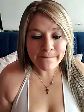 Snapshot of Neve_Collins chatting on 07-08-26, 03:45 Neve Collins online show from 07-08-26, 03:45