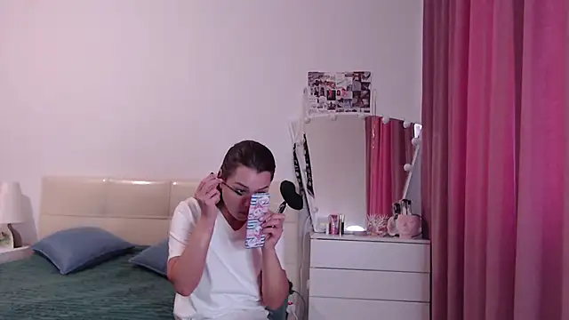 MiraMiss online show from 06-21-26, 07:36