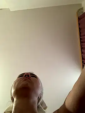 MiraMiss online show from 10-31-25, 09:50