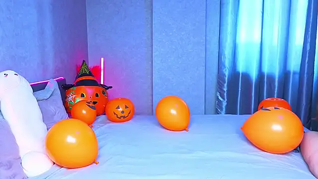 BritneyLix online show from 10-30-25, 09:29