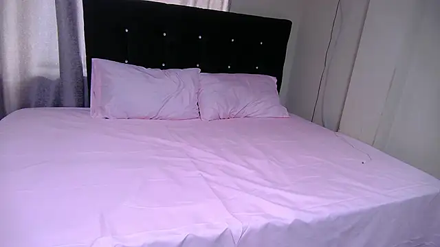 petite paola online show from 01-03-25, 07:07