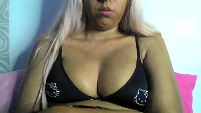 Snapshot of bunnyamy chatting on 02-21-25, 06:04 bunnyamy online show from 02-21-25, 06:04