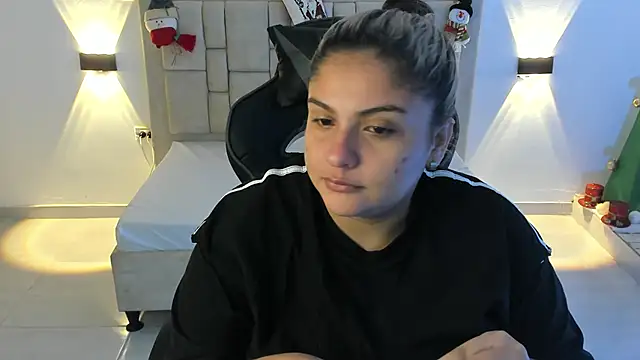 Sienna Jones online show from 12-18-24, 11:45