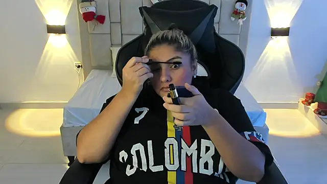 Sienna Jones online show from 12-18-24, 08:47