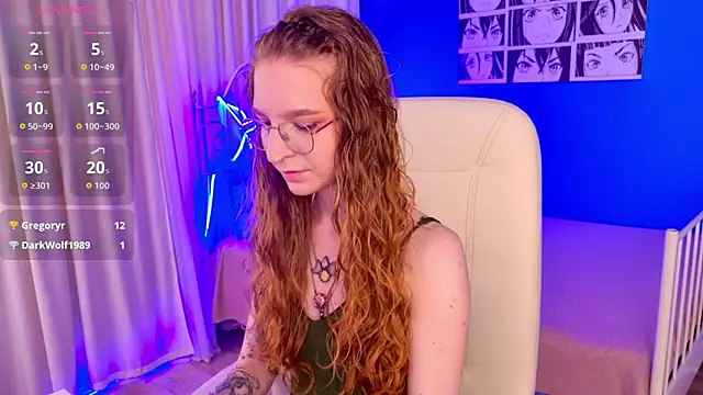 Snapshot of VioletShine chatting on 05-31-26, 12:44 VioletShine online show from 05-31-26, 12:44