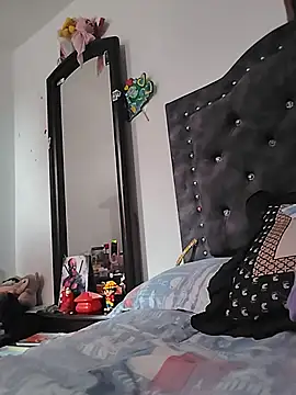Queenjenn   online show from 07-17-26, 08:50