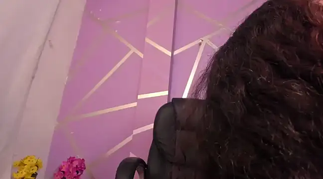 Queenjenn   online show from 02-15-25, 11:58