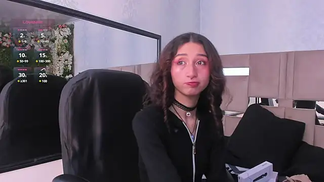 Queenjenn   online show from 02-01-25, 02:45