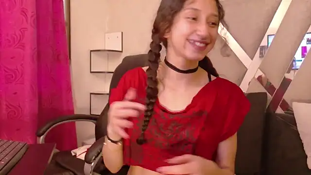 Queenjenn   online show from 05-05-26, 10:46