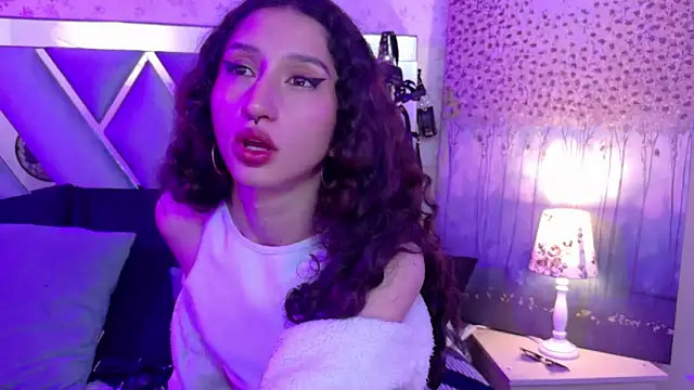 Queenjenn   online show from 04-22-26, 11:33