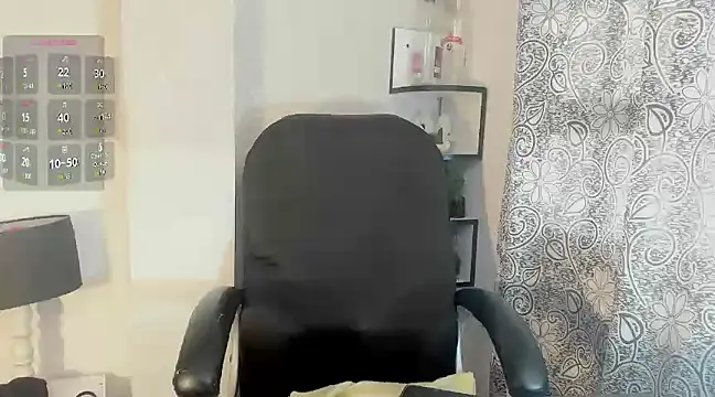 Queenjenn   online show from 02-11-25, 08:20