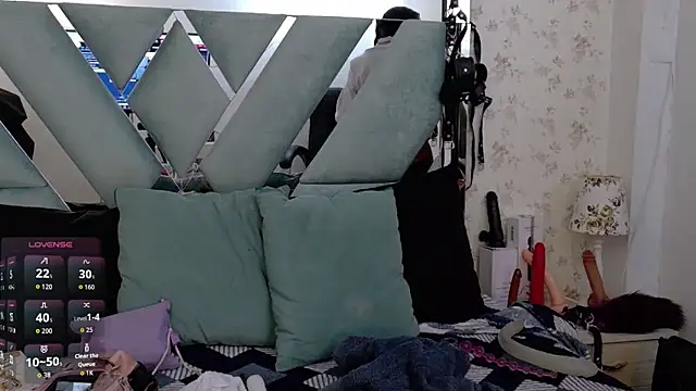 Snapshot of Queenjenn__ chatting on 03-03-26, 04:52 Queenjenn online show from 03-03-26, 04:52