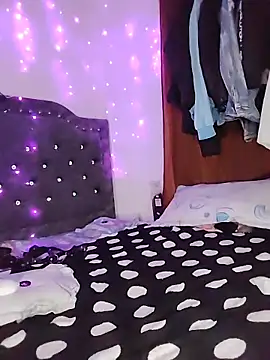 Queenjenn   online show from 11-27-25, 11:05