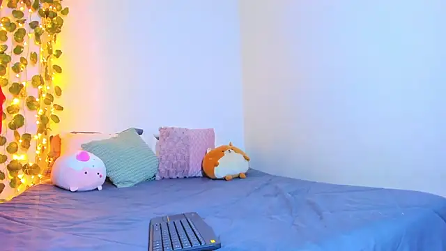 emillyhills online show from 02-08-25, 08:09