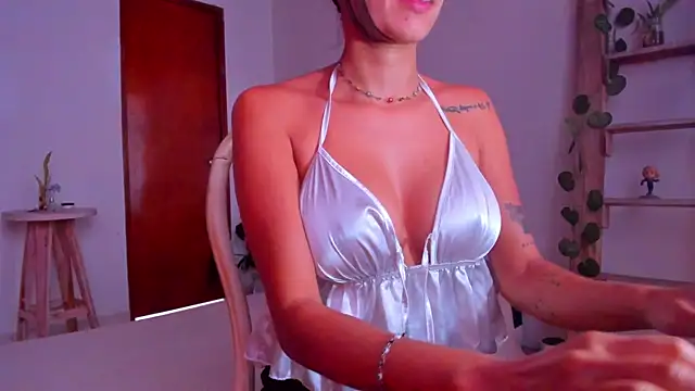 emillyhills online show from 02-06-26, 02:57