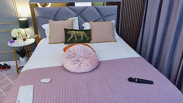 AvaCristal online show from 04-17-26, 07:17