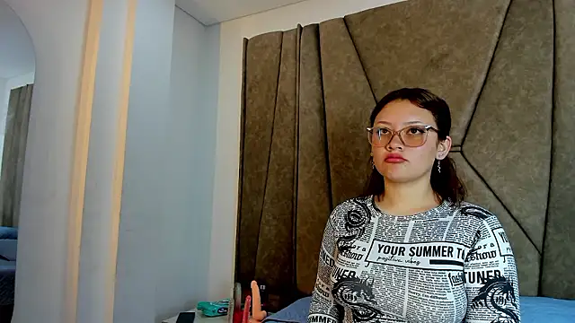 shopia anderson  online show from 12-07-24, 01:46