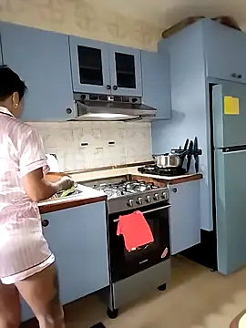 Alison fitness online show from 11-26-25, 11:10