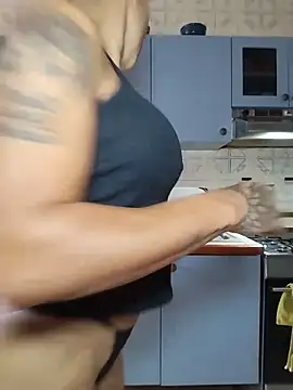 Snapshot of Alison_fitness chatting on 05-31-26, 12:33 Alison fitness online show from 05-31-26, 12:33