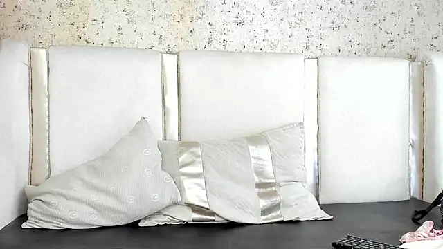 Candy Bony online show from 01-18-25, 07:26