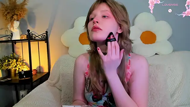 Snapshot of EvaStevs chatting on 02-16-25, 12:19 EvaStevs online show from 02-16-25, 12:19