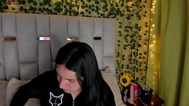 jenifer  power10 online show from 03-22-25, 01:52