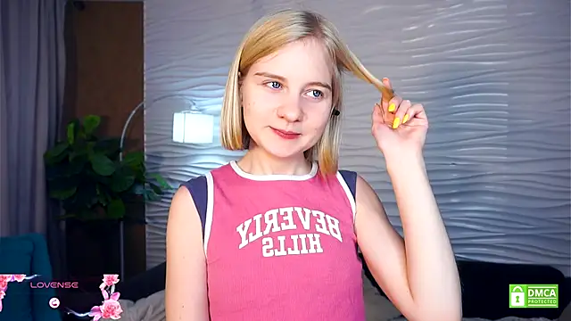 OdelinaFicken online show from 10-30-25, 06:55