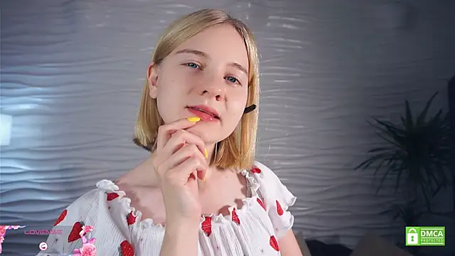 OdelinaFicken online show from 10-23-25, 05:17