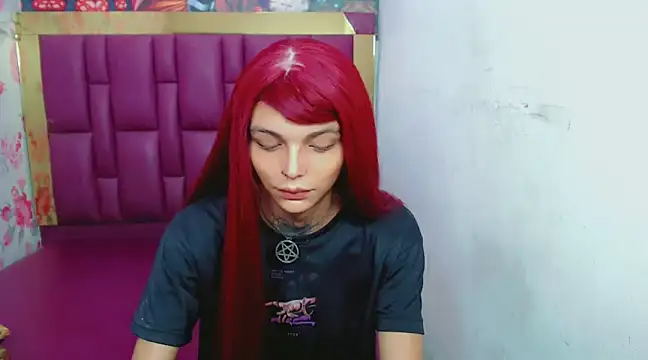 Snapshot of Luna_and_valery chatting on 01-22-25, 08:17 Luna and valery online show from 01-22-25, 08:17