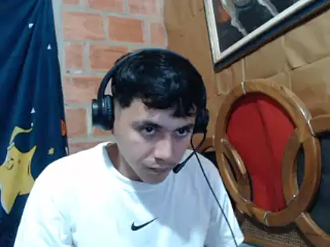 Snapshot of Horny_dirty_boy chatting on 01-24-25, 01:13 Horny dirty boy online show from 01-24-25, 01:13