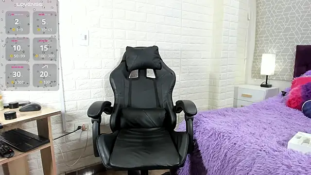 sweet kitty0110 online show from 11-07-25, 03:05