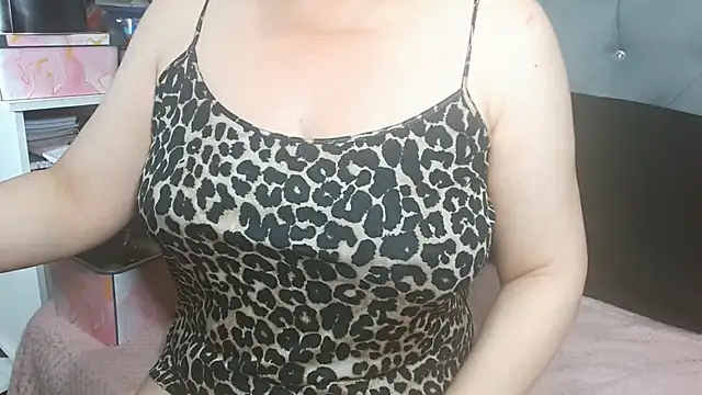 Snapshot of maturepriscila chatting on 06-23-26, 12:58 maturepriscila online show from 06-23-26, 12:58