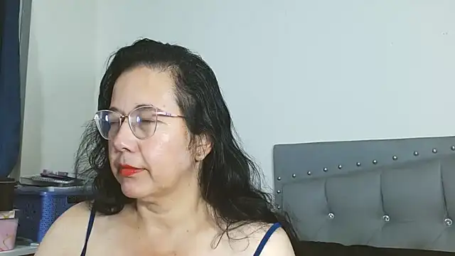 Snapshot of maturepriscila chatting on 06-19-26, 01:06 maturepriscila online show from 06-19-26, 01:06