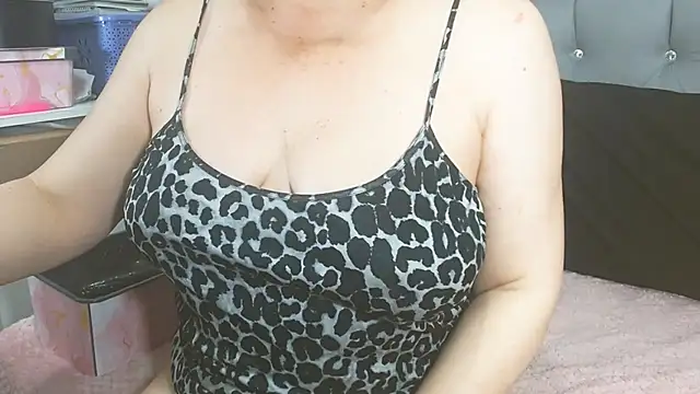 Snapshot of maturepriscila chatting on 07-24-26, 01:29 maturepriscila online show from 07-24-26, 01:29