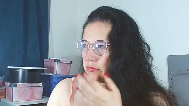 Snapshot of maturepriscila chatting on 05-17-26, 01:44 maturepriscila online show from 05-17-26, 01:44