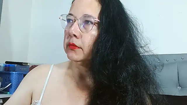 Snapshot of maturepriscila chatting on 06-05-26, 12:33 maturepriscila online show from 06-05-26, 12:33