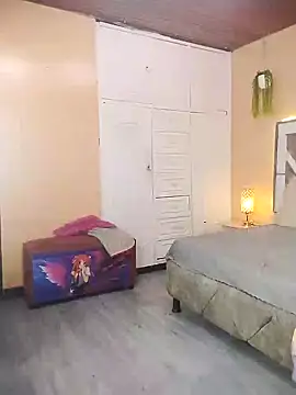 Snapshot of Kate_Laurence_ chatting on 01-02-25, 10:48 Kate Laurence online show from 01-02-25, 10:48