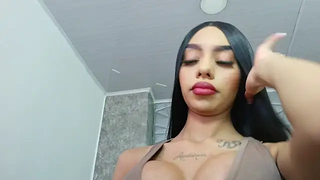 Tiffanny online show from 12-15-25, 02:45