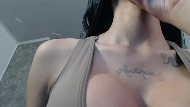 Tiffanny online show from 10-15-25, 02:43